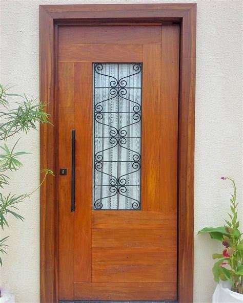 porta de madeira para entrada da sala